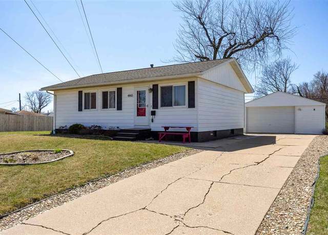 Property at 4965 Kesler Rd Rd NW, Cedar Rapids, IA 52405, 2 beds, 1 bath