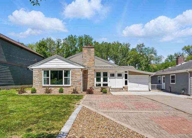 Property at 212 Golfview Ave Unit 1 & 2, Iowa City, IA 52246, 5 beds, 2 baths