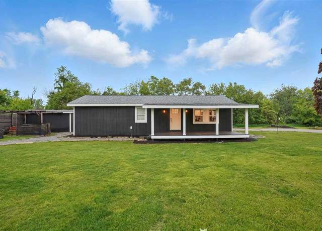 Property at 905 Holiday Ln, Coralville, IA 52241, 2 beds, 1 bath