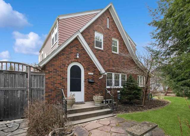 Property at 134 Parsons Ave, Iowa City, IA 52245, 3 beds, 1.5 baths