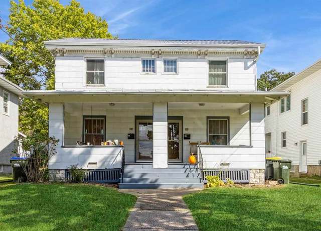 Property at 520 / 522 S Dodge St, Iowa City, IA 52240, 2 baths