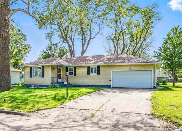 Property at 1215 N 3rd Ave, Washington, IA 52353, 3 beds, 2 baths