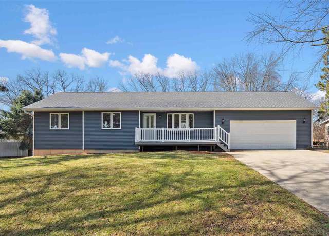 Property at 2135 Lake View Ridge Dr Dr NE, Solon, IA 52333, 4 beds, 3 baths