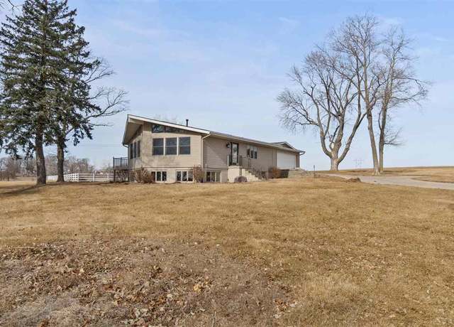 Property at 4860 American Legion Rd, Iowa City, IA 52240, 3 beds, 2.5 baths