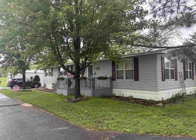 Property at 2128 S Riverside Dr #135, Iowa City, IA 52246, 3 beds, 2 baths