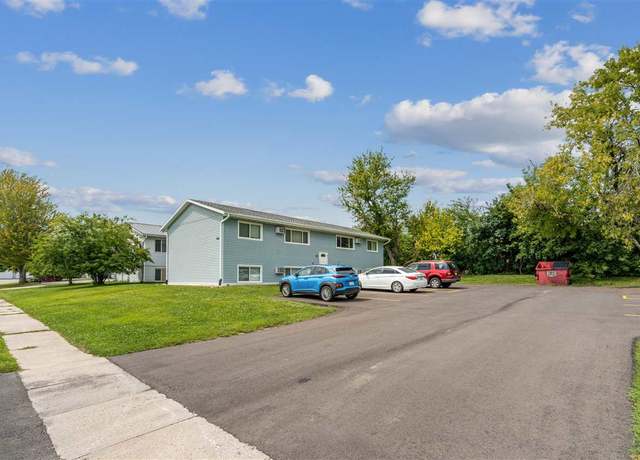 Property at 890/910 33rd Ave, IA 52403, 4 baths