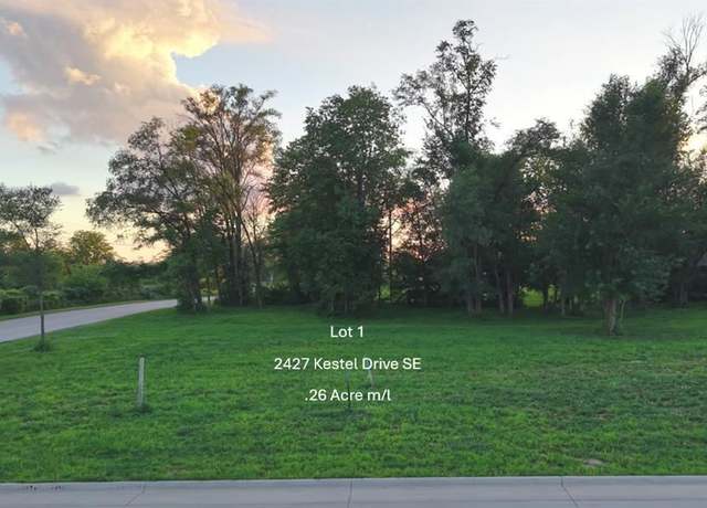 Property at 2427 Kestrel Dr SE, Cedar Rapids, IA 52403