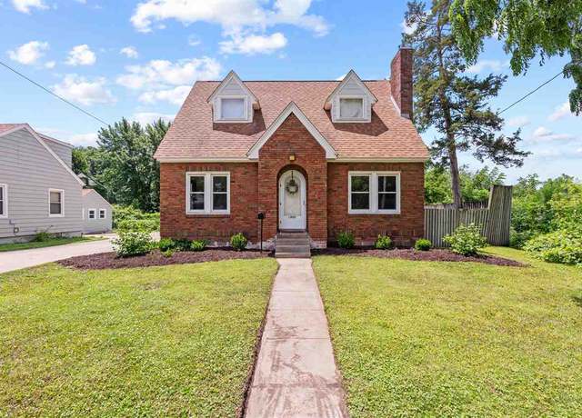 Property at 1905 Muscatine Ave, Iowa City, IA 52240, 3 beds, 2 baths