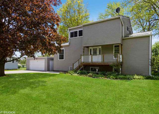 Property at 75 E Chestnut St, North Liberty, IA 52317, 3 beds, 2.5 baths