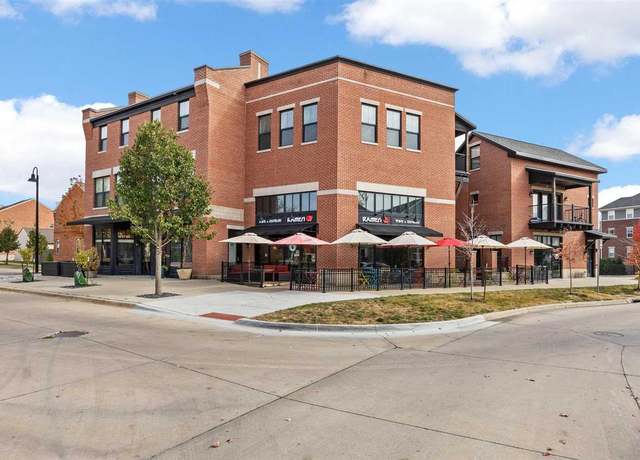 Property at 1010 Martin St, Iowa City, IA 52245, 2 beds, 4 baths