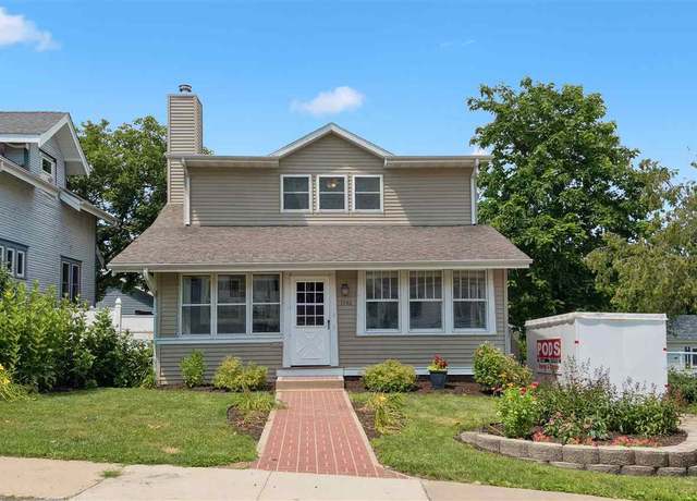 Property at 1946 Higley Ave Ave SE, Cedar Rapids, IA 52403, 4 beds, 2 baths