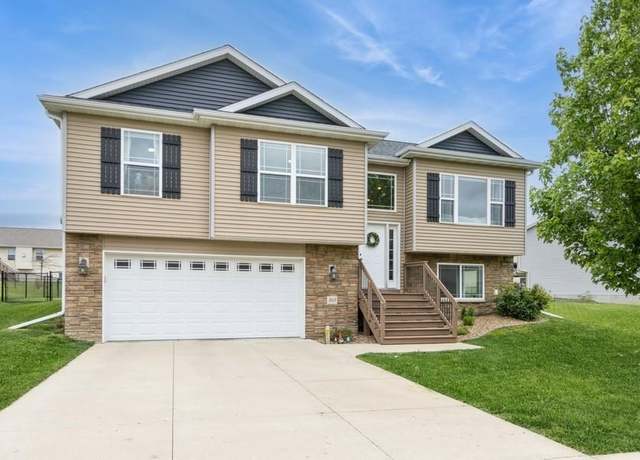 Property at 360 S Stewart St, North Liberty, IA 52317, 3 beds, 3 baths