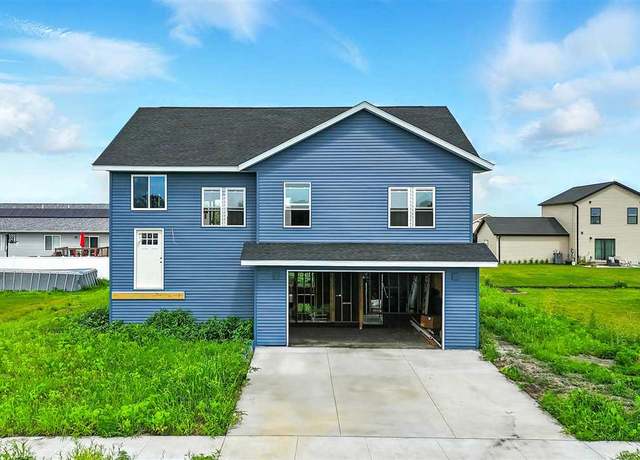 Property at 1008 S 11th Ave, Washington, IA 52353, 4 beds, 3 baths