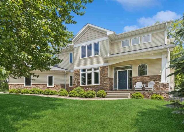 Property at 2007 Wedgewood Pl, Coralville, IA 52241, 4 beds, 3.5 baths