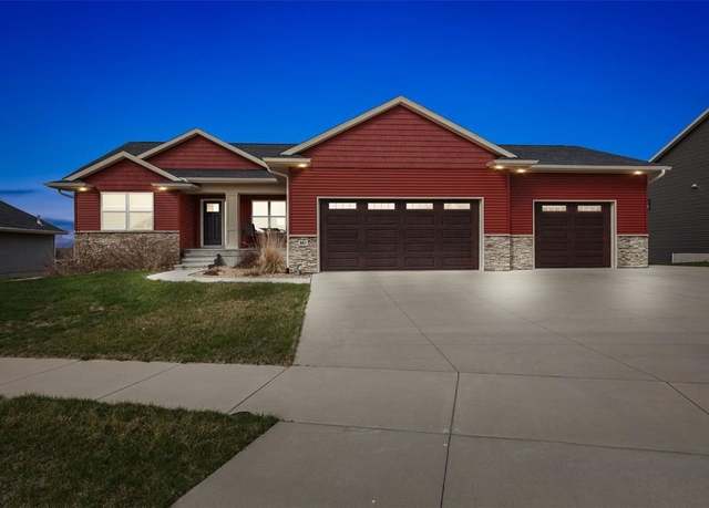 Property at 803 Rogers Ln, Center Point, IA 52213, 3 beds, 2 baths