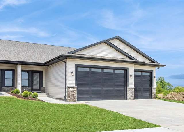 Property at 1028 Highland Trl, Solon, IA 52333, 4 beds, 3 baths