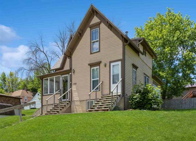 Property at 426 N 1st St, West Branch, IA 52358, 5 beds, 3 baths