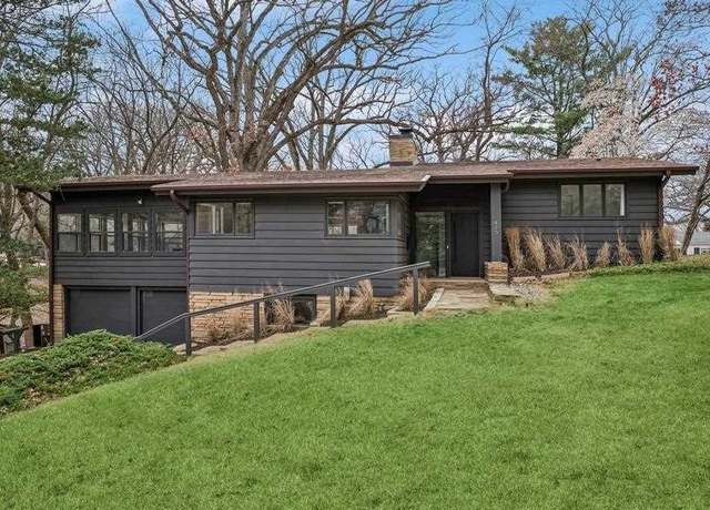 Property at 425 Lexington Ave, Iowa City, IA 52246, 3 beds, 3 baths