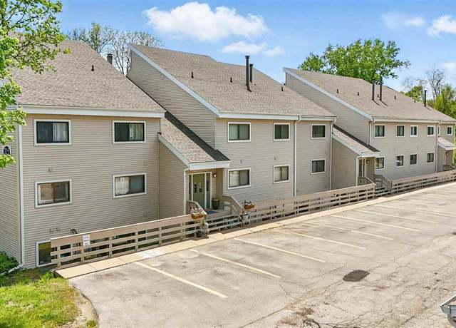 Property at 215 40th St Dr Dr SE #304, Cedar Rapids, IA 52403, 3 beds, 2 baths