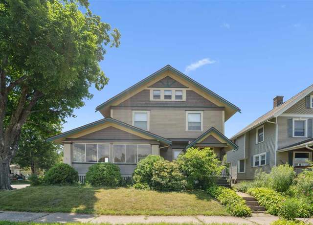 Property at 1727 Grande Ave Ave SE, Cedar Rapids, IA 52403, 4 beds, 2.5 baths
