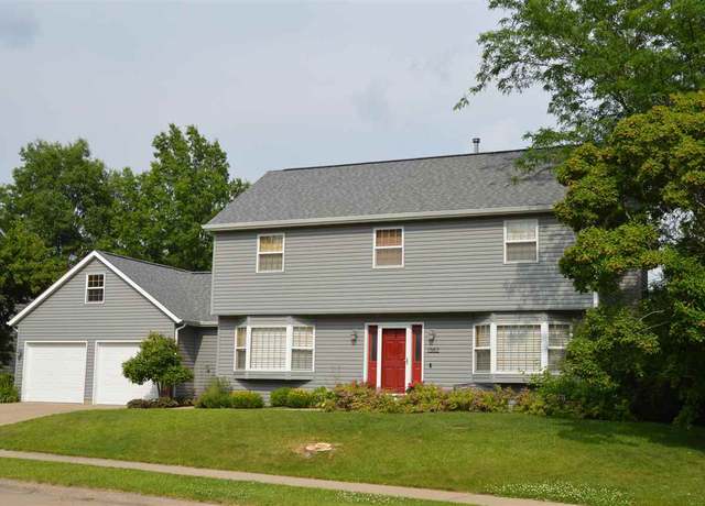 Property at 1382 Santa Fe Dr, Iowa City, IA 52246, 4 beds, 2.5 baths