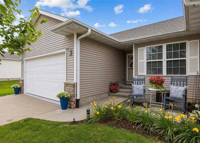 Property at 1600 Hunters Creek Way, Marion, IA 52302, 3 beds, 3 baths