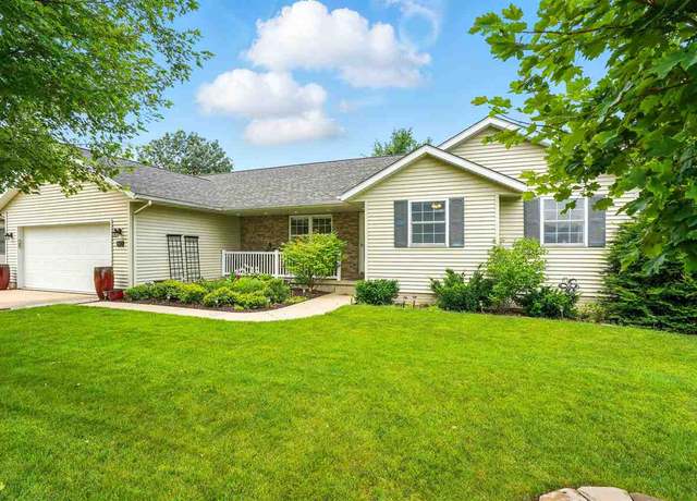 Property at 1413 Jeffery Dr, Tipton, IA 52772, 3 beds, 2 baths