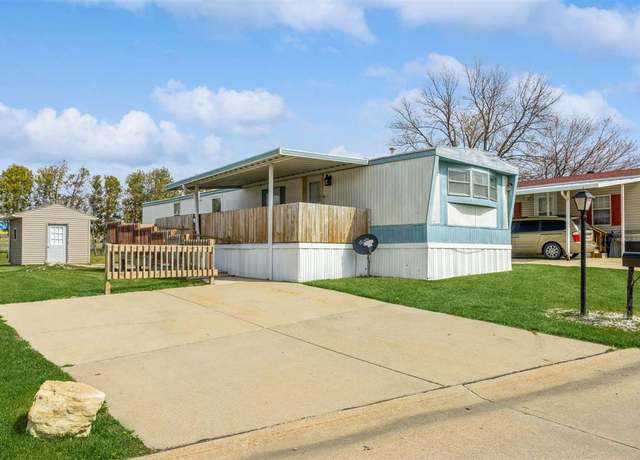 Property at 3 Grinnell St St SW, Cedar Rapids, IA 52404, 2 beds, 1 bath