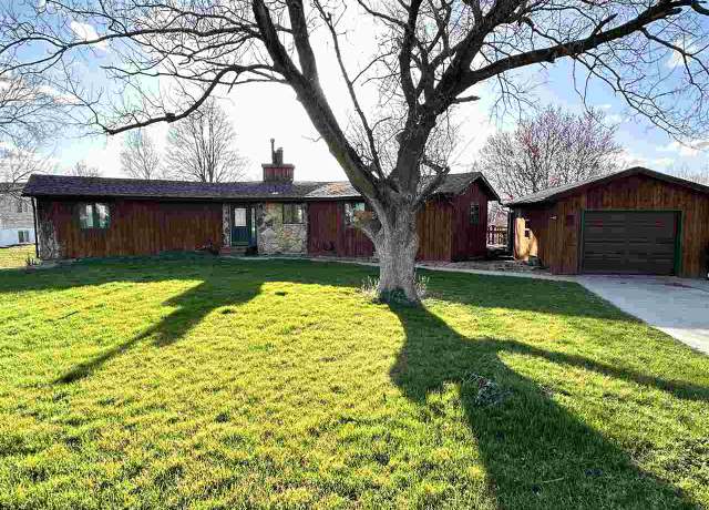 Property at 145 Fairway Dr, Lisbon, IA 52253, 4 beds, 3 baths