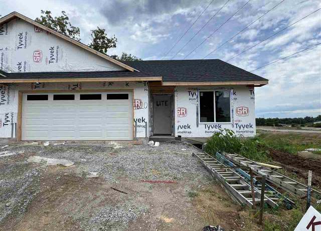 Property at 1620 Mitchell Pl, Tiffin, IA 52340, 3 beds, 2 baths