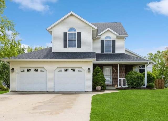 Property at 315 Nightingale Dr, Tiffin, IA 52340, 4 beds, 3.5 baths