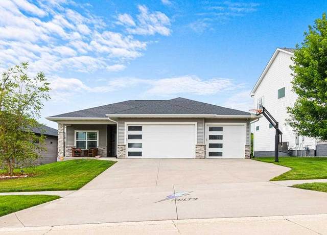 Property at 1965 Dempster Dr, Coralville, IA 52241, 5 beds, 3 baths