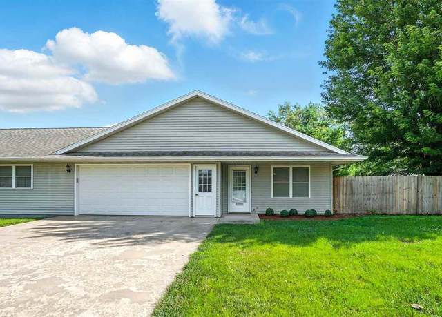 Property at 605 E 15th St, Washington, IA 52353, 2 beds, 2 baths