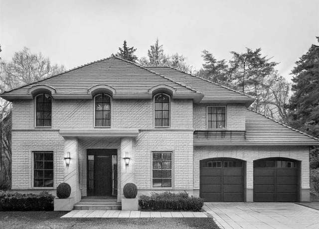 Property at 554 Auburn Ridge Rd, Coralville, IA 52241, 5 beds, 4 baths