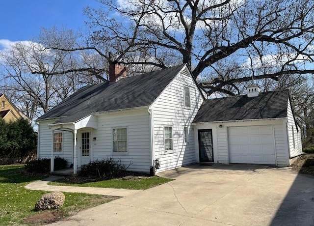 Property at 127 Grove St, Iowa City, IA 52245, 3 beds, 2.5 baths