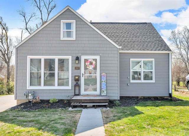 Property at 2007 Franklin Ave NE, Cedar Rapids, IA 52402, 4 beds, 1 bath