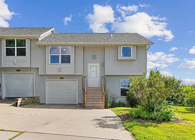 Property at 1361 Ozark Rdg, Coralville, IA 52241, 3 beds, 2 baths