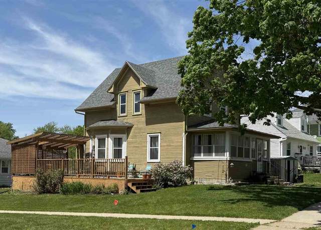 Property at 306 Long St, Williamsburg, IA 52361, 3 beds, 2 baths