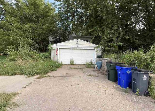 Property at 740 Wiley Blvd Blvd NW, Cedar Rapids, IA 52405, 3 beds, 1 bath