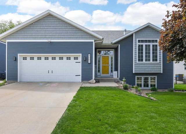 Property at 8001 Turtlerun Dr, Cedar Rapids, IA 52402, 4 beds, 3 baths