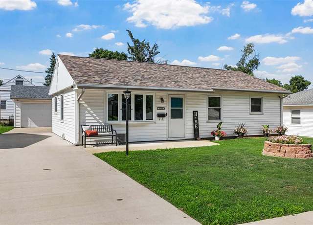 Property at 1140 31st St St NE, Cedar Rapids, IA 52402, 3 beds, 1 bath