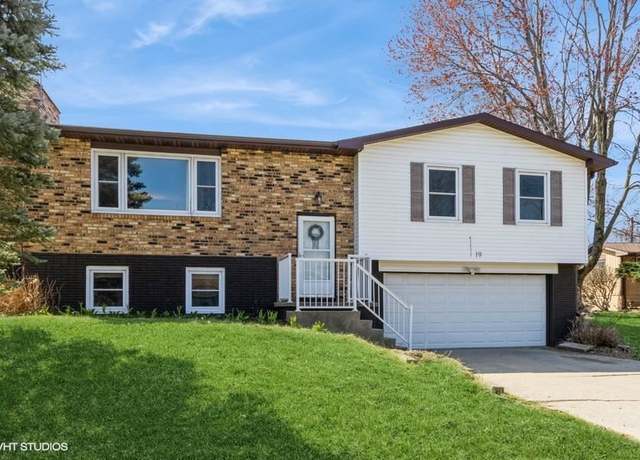 Property at 19 Gleason Dr, Iowa City, IA 52240, 4 beds, 2 baths