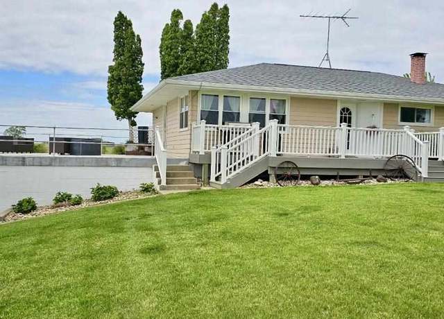 Property at 2549 S Ave, Williamsburg, IA 52361, 4 beds, 2 baths