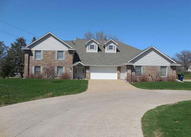 Property at 2378 Willowbrooke Ln, Iowa City, IA 52246, 2 beds, 2 baths