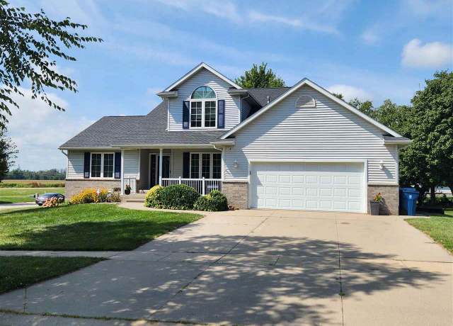 Property at 110 Skyview Ave, Fairfax, IA 52228, 4 beds, 2.5 baths