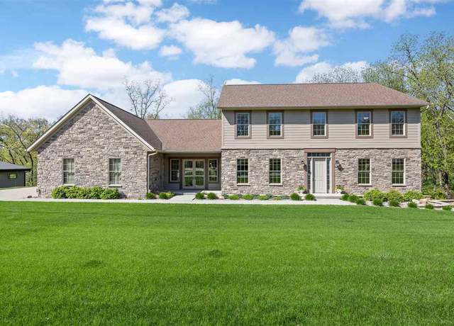 Property at 3009 Woodland Ridge Dr Dr NE, Iowa City, IA 52240, 6 beds, 4.5 baths