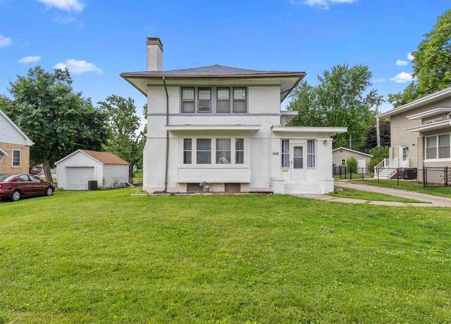 Property at 502 E Monroe St, Mt Pleasant, IA 52641, 3 beds, 1.5 baths
