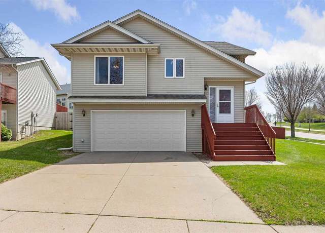 Property at 2871 Irving Ave, Iowa City, IA 52246, 3 beds, 2 baths