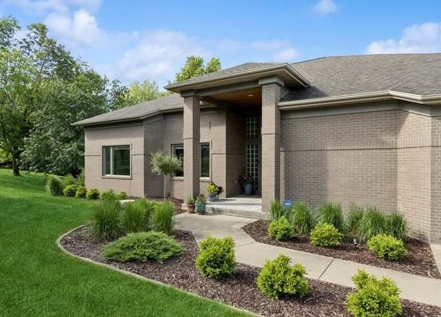 Property at 53 Kennedy Pkwy, Iowa City, IA 52246, 4 beds, 2.5 baths