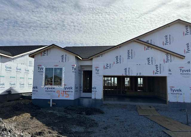 Property at 955 Eisenhower Blvd, North Liberty, IA 52317, 2 beds, 2 baths